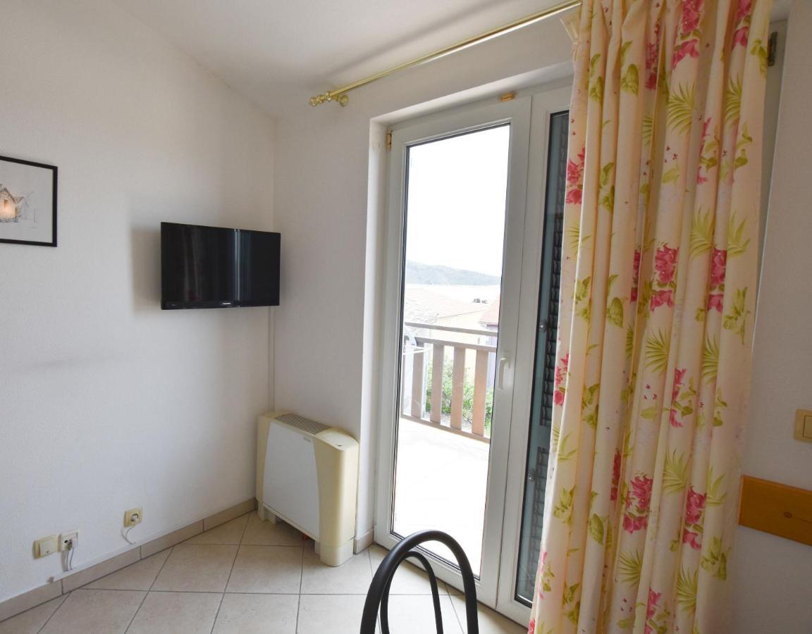Apartments Karmen I Примоштен Екстер'єр фото